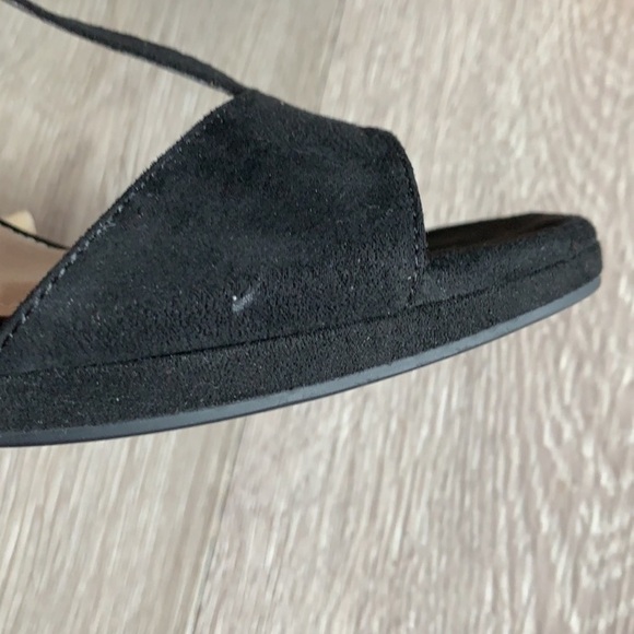 Kelly & Katie Conradd 8M New - Picture 8 of 15